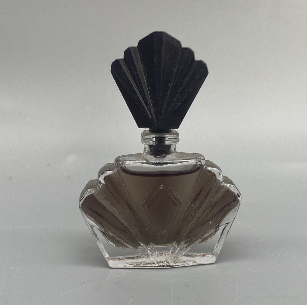 elizabeth taylor perfume