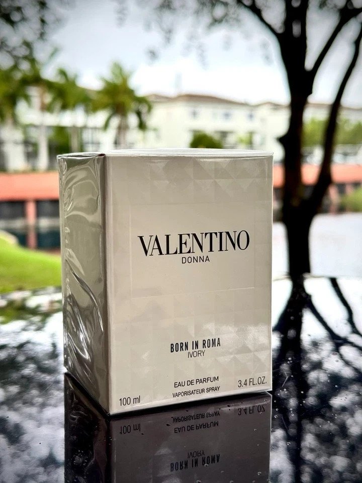 Valentino  Born In Roma Donna Rendez-Vous Ivory Eau de Parfum (sealed)